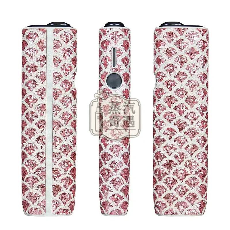 IQOS ILUMA ONE 水晶魚鱗紋保護套粉色款特寫